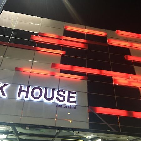 Hotel S.K.Airport Chiang Mai Esterno foto
